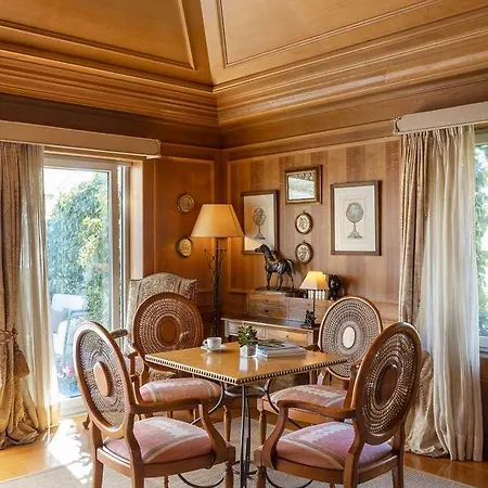 Otel As Janelas Verdes - Heritage Collection - Riverside 4*