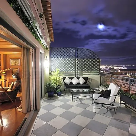 Heritage As Janelas Verdes Inn - Riverside 4*