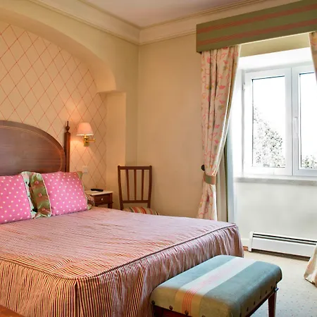 מלון Heritage As Janelas Verdes Inn - Riverside 4*