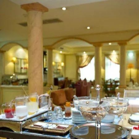 מלון Heritage As Janelas Verdes Inn - Riverside 4*