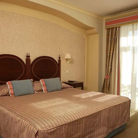 As Janelas Verdes - Heritage Collection - Riverside 4*