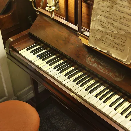 Otel As Janelas Verdes - Heritage Collection - Riverside 4*